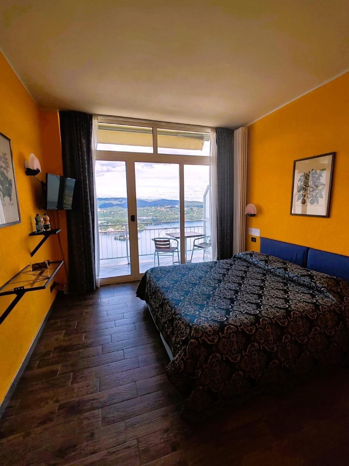 Hotel Panoramico Lago D'Orta (Adults Only) Madonna Del Sasso Eksteriør billede
