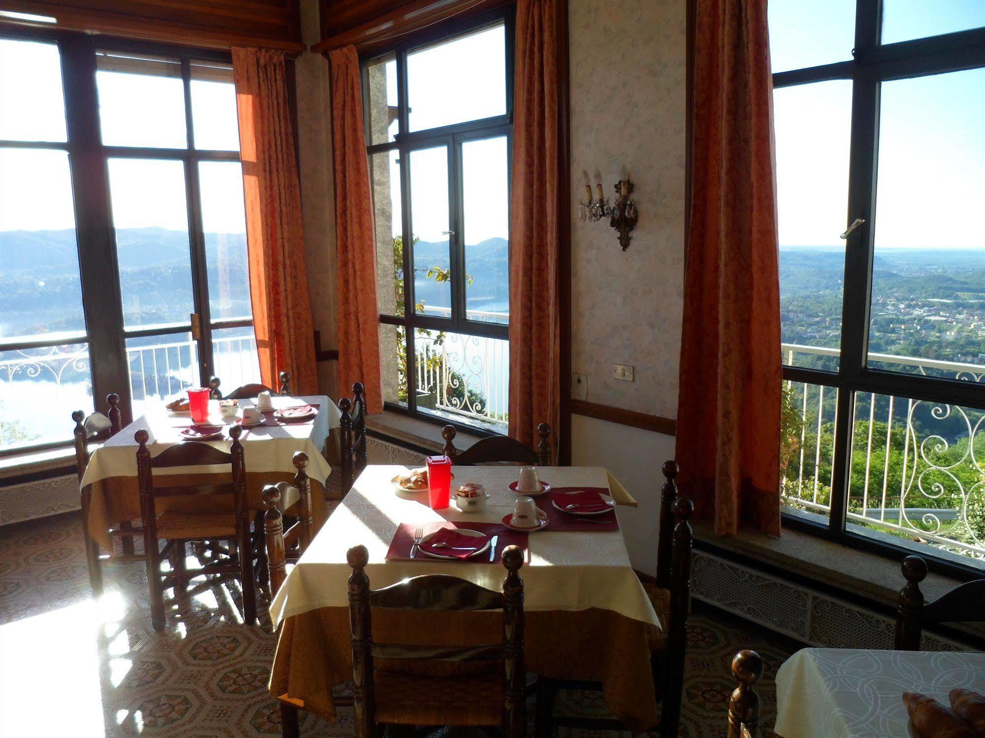 Hotel Panoramico Lago D'Orta (Adults Only) Madonna Del Sasso Eksteriør billede